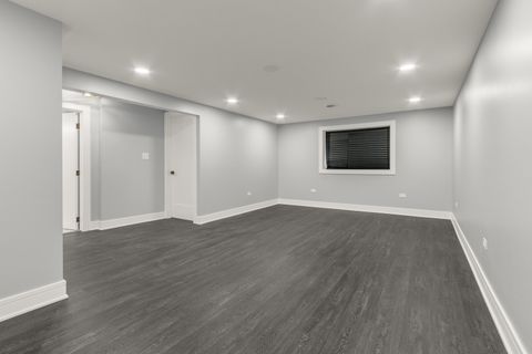 Tiny photo for 15622 Kenwood Avenue, South Holland, IL 60473 (MLS # 12621830)