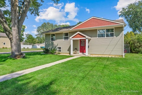 Tiny photo for 1132 Queen Anne Street, Woodstock, IL 60098 (MLS # 12742374)