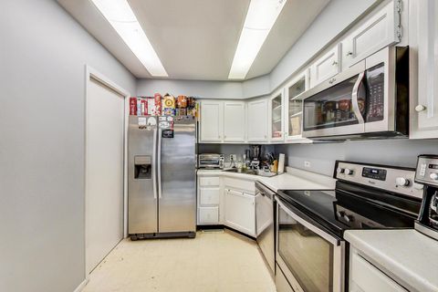 Tiny photo for 747 GARFIELD Avenue #C, Libertyville, IL 60048 (MLS # 12540931)