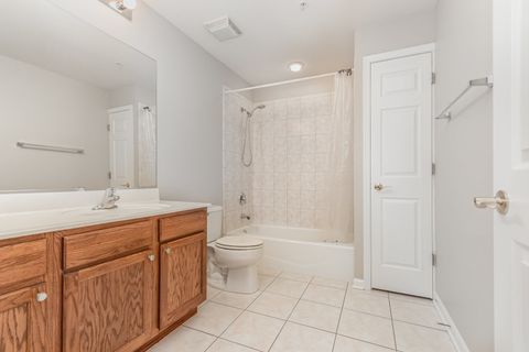 Tiny photo for 125 Lakeview Drive #609, Bloomingdale, IL 60108 (MLS # 12510564)