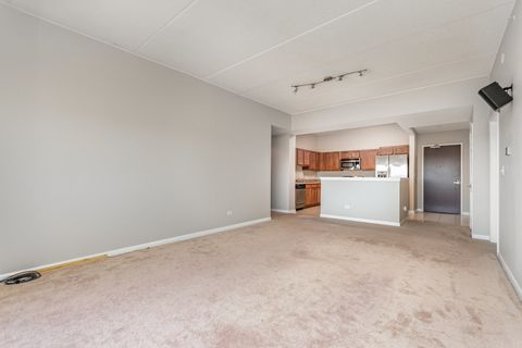 Tiny photo for 125 Lakeview Drive #609, Bloomingdale, IL 60108 (MLS # 12510564)