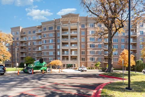 125 Lakeview Drive 609 Bloomingdale IL 60108