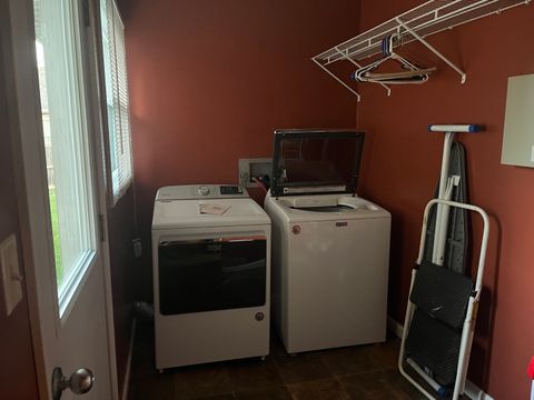 Tiny photo for 4 Acorn Drive, Harrisburg, IL 62946 (MLS # 12600271)