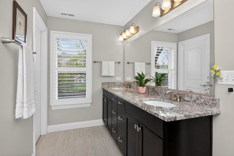 Tiny photo for 1039 Carol Street, Downers Grove, IL 60516 (MLS # 12613347)