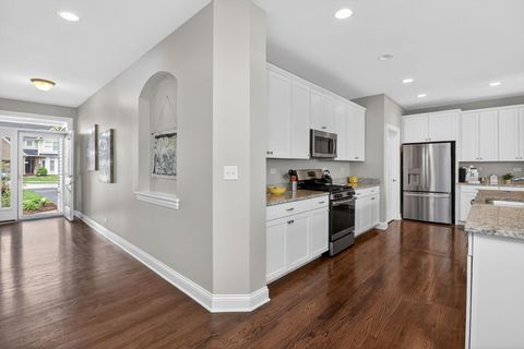 Tiny photo for 1039 Carol Street, Downers Grove, IL 60516 (MLS # 12613347)