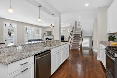 Tiny photo for 1039 Carol Street, Downers Grove, IL 60516 (MLS # 12613347)