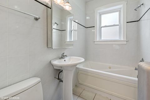 Tiny photo for 5511 N Winthrop Avenue #1W, Chicago, IL 60640 (MLS # 12462214)