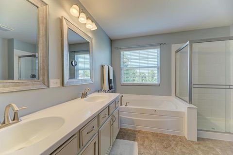 Tiny photo for 3507 Crestwood Lane, Carpentersville, IL 60110 (MLS # 12695418)