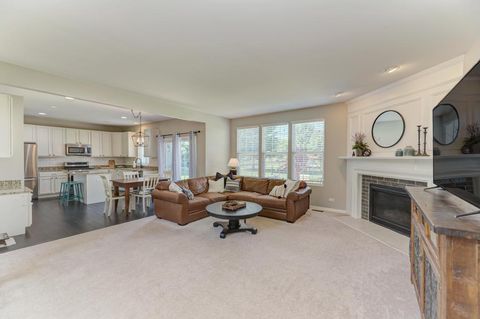 Tiny photo for 3507 Crestwood Lane, Carpentersville, IL 60110 (MLS # 12695418)