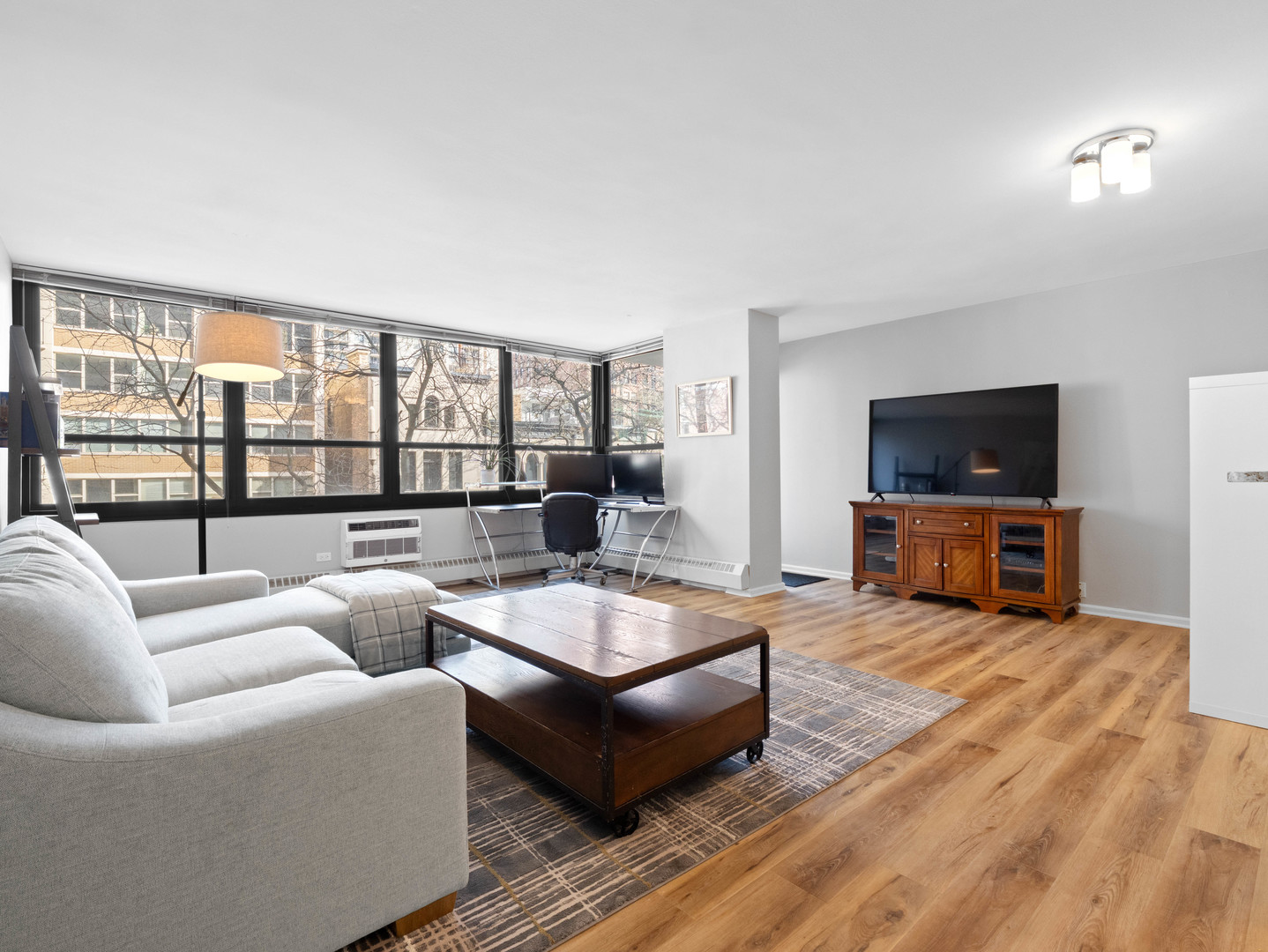 33 E Cedar Street 4H