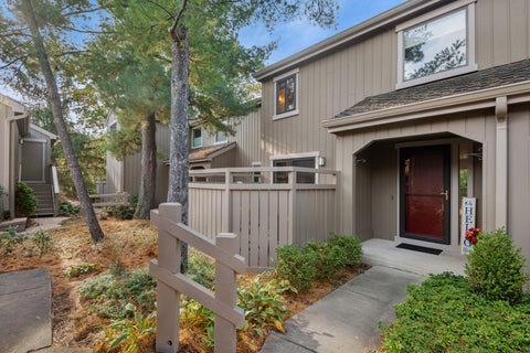 Photo of 787 Oak Hill Road #467, Lake Barrington, IL 60010 (MLS # 12789761)