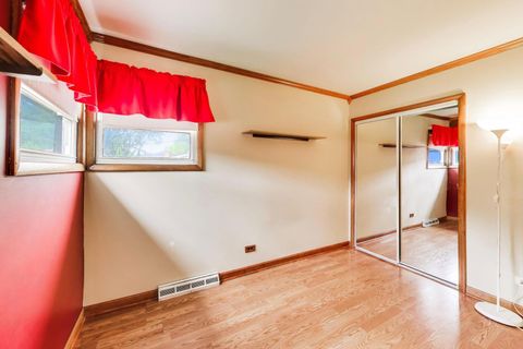 Tiny photo for 1501 E Fremont Street, Arlington Heights, IL 60004 (MLS # 12708274)