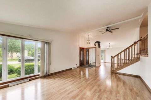 Tiny photo for 1501 E Fremont Street, Arlington Heights, IL 60004 (MLS # 12708274)