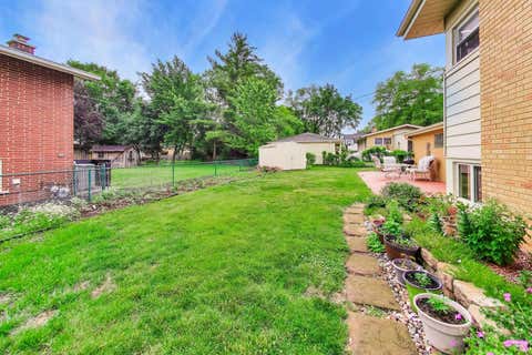 Tiny photo for 1501 E Fremont Street, Arlington Heights, IL 60004 (MLS # 12708274)