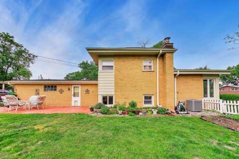 Tiny photo for 1501 E Fremont Street, Arlington Heights, IL 60004 (MLS # 12708274)