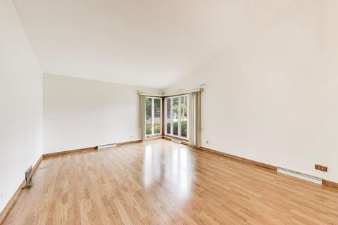 Tiny photo for 1501 E Fremont Street, Arlington Heights, IL 60004 (MLS # 12708274)