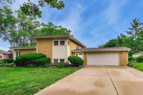 Tiny photo for 1501 E Fremont Street, Arlington Heights, IL 60004 (MLS # 12708274)