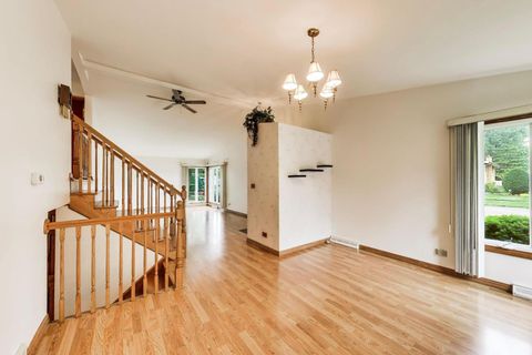 Tiny photo for 1501 E Fremont Street, Arlington Heights, IL 60004 (MLS # 12708274)