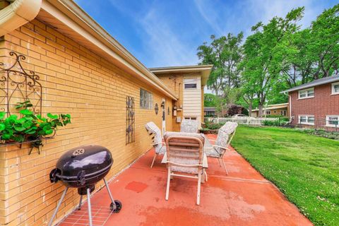 Tiny photo for 1501 E Fremont Street, Arlington Heights, IL 60004 (MLS # 12708274)