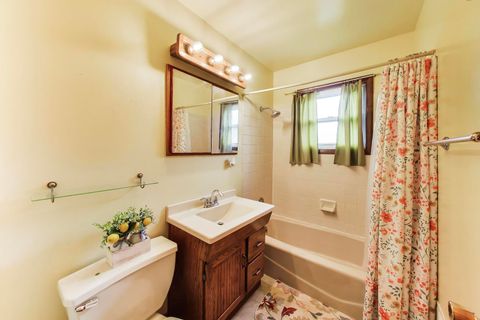 Tiny photo for 1501 E Fremont Street, Arlington Heights, IL 60004 (MLS # 12708274)