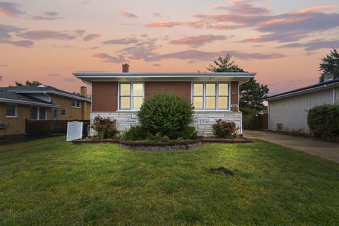 Photo of 10509 Kedvale Avenue, Oak Lawn, IL 60453 (MLS # 12485052)
