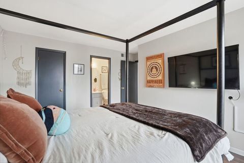 Tiny photo for 310 SHERIDAN Drive #1D, Willowbrook, IL 60527 (MLS # 12584050)