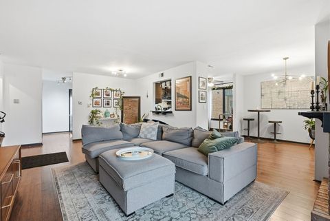 Tiny photo for 310 SHERIDAN Drive #1D, Willowbrook, IL 60527 (MLS # 12584050)