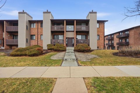 Photo of 310 SHERIDAN Drive #1D, Willowbrook, IL 60527 (MLS # 12584050)