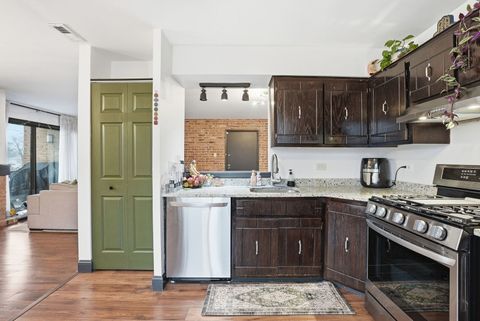 Tiny photo for 310 SHERIDAN Drive #1D, Willowbrook, IL 60527 (MLS # 12584050)