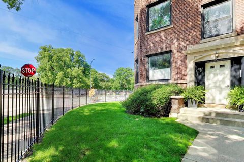Tiny photo for 4753 N Beacon Street #2, Chicago, IL 60640 (MLS # 12692329)