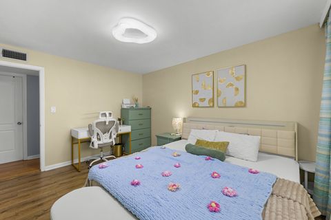 Tiny photo for 7A Kingery Quarter #201, Willowbrook, IL 60527 (MLS # 12386598)