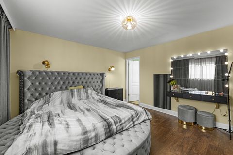 Tiny photo for 7A Kingery Quarter #201, Willowbrook, IL 60527 (MLS # 12386598)