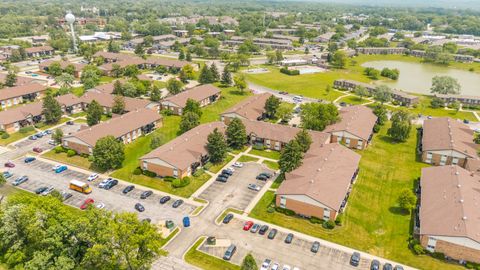 Tiny photo for 7A Kingery Quarter #201, Willowbrook, IL 60527 (MLS # 12386598)