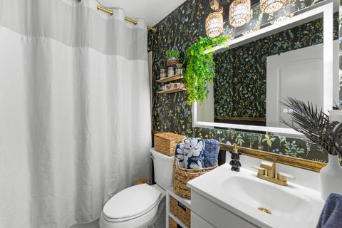 Tiny photo for 7A Kingery Quarter #201, Willowbrook, IL 60527 (MLS # 12386598)