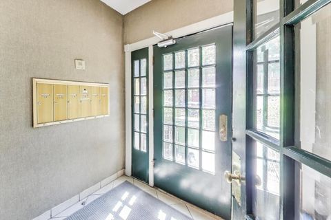 Tiny photo for 606 W Aldine Avenue #2E, Chicago, IL 60657 (MLS # 12460797)