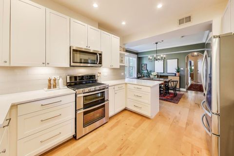 Tiny photo for 606 W Aldine Avenue #2E, Chicago, IL 60657 (MLS # 12460797)