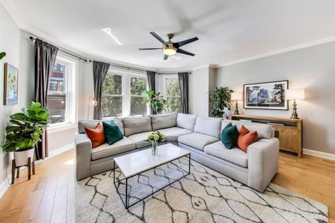 Tiny photo for 606 W Aldine Avenue #2E, Chicago, IL 60657 (MLS # 12460797)