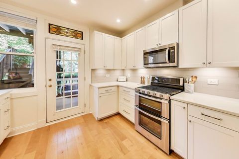 Tiny photo for 606 W Aldine Avenue #2E, Chicago, IL 60657 (MLS # 12460797)