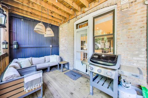 Tiny photo for 606 W Aldine Avenue #2E, Chicago, IL 60657 (MLS # 12460797)