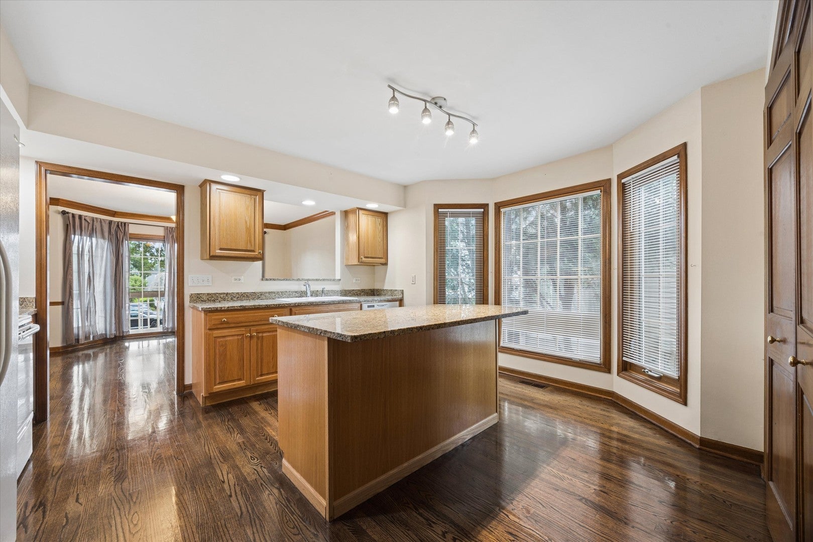 5711 Foxgate Lane