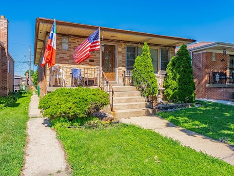 Tiny photo for 11120 S Ewing Avenue, Chicago, IL 60617 (MLS # 12713065)