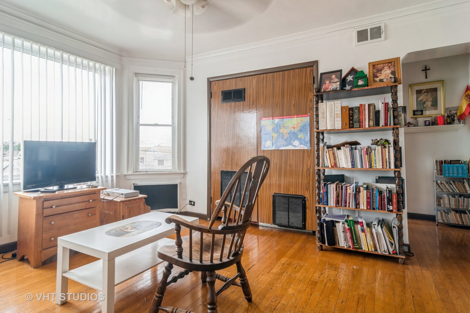 6403 S Kilpatrick Avenue