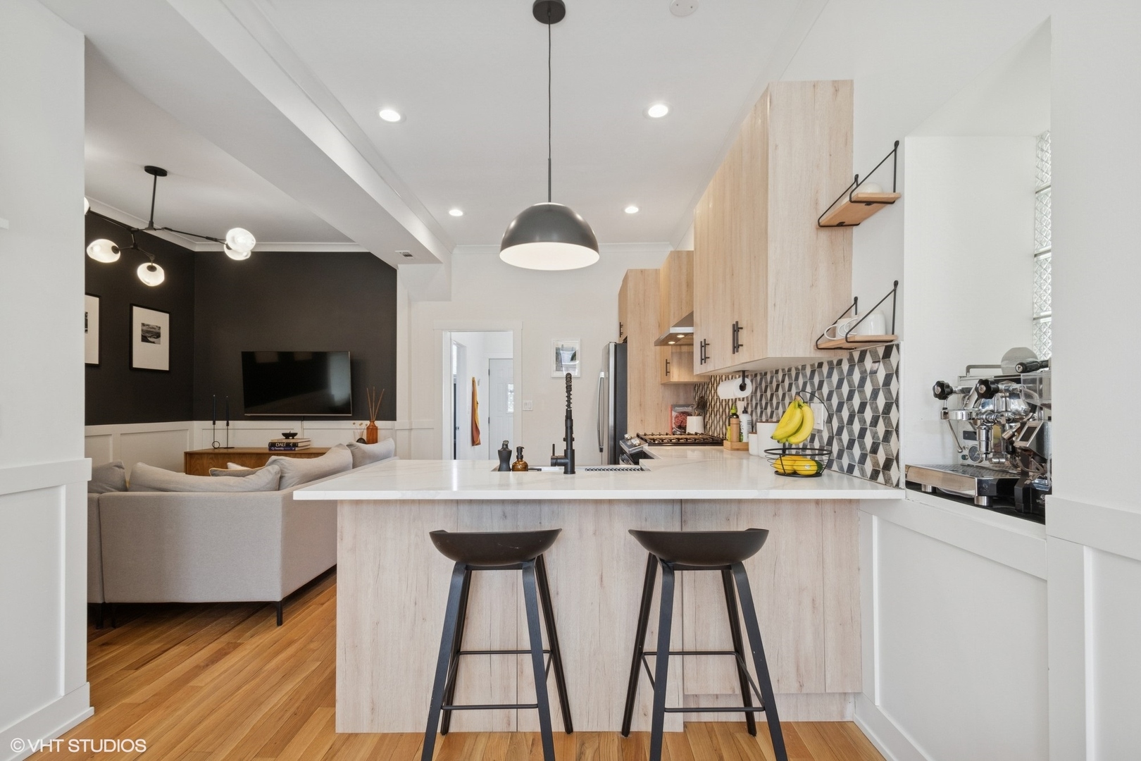 3408 W Le Moyne Street