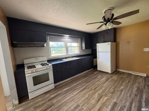 Tiny photo for 2110 CODY Street, Bettendorf, IA 52722 (MLS # QC4268823)