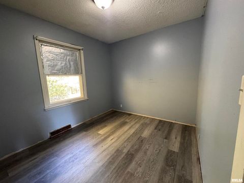 Tiny photo for 2110 CODY Street, Bettendorf, IA 52722 (MLS # QC4268823)