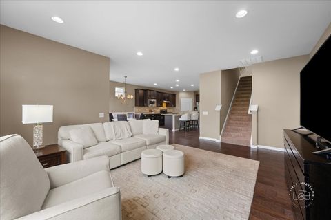 Tiny photo for 2850 Stoney Creek Drive, Elgin, IL 60124 (MLS # 12600749)