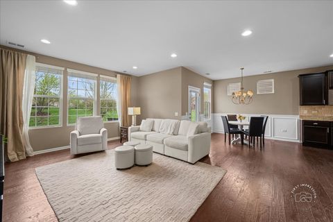 Tiny photo for 2850 Stoney Creek Drive, Elgin, IL 60124 (MLS # 12600749)