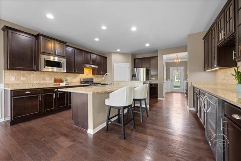 Tiny photo for 2850 Stoney Creek Drive, Elgin, IL 60124 (MLS # 12600749)