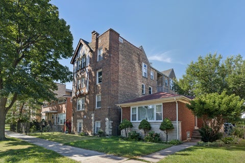 Photo of 6450 N TROY Street #3W, Chicago, IL 60645 (MLS # 12770723)