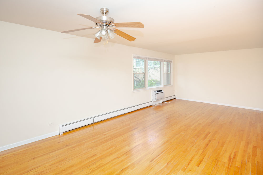 1320 W Lunt Avenue 204